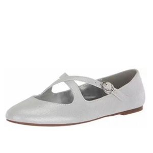 Girls Vince Camuto Silver Mary Jane flats Size 2